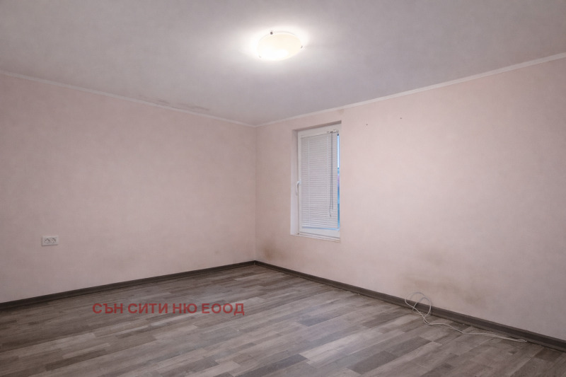 Продава КЪЩА, с. Петърч, област София област, снимка 13 - Къщи - 53078294