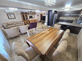 МНОГОСТАЕН, 213 m2