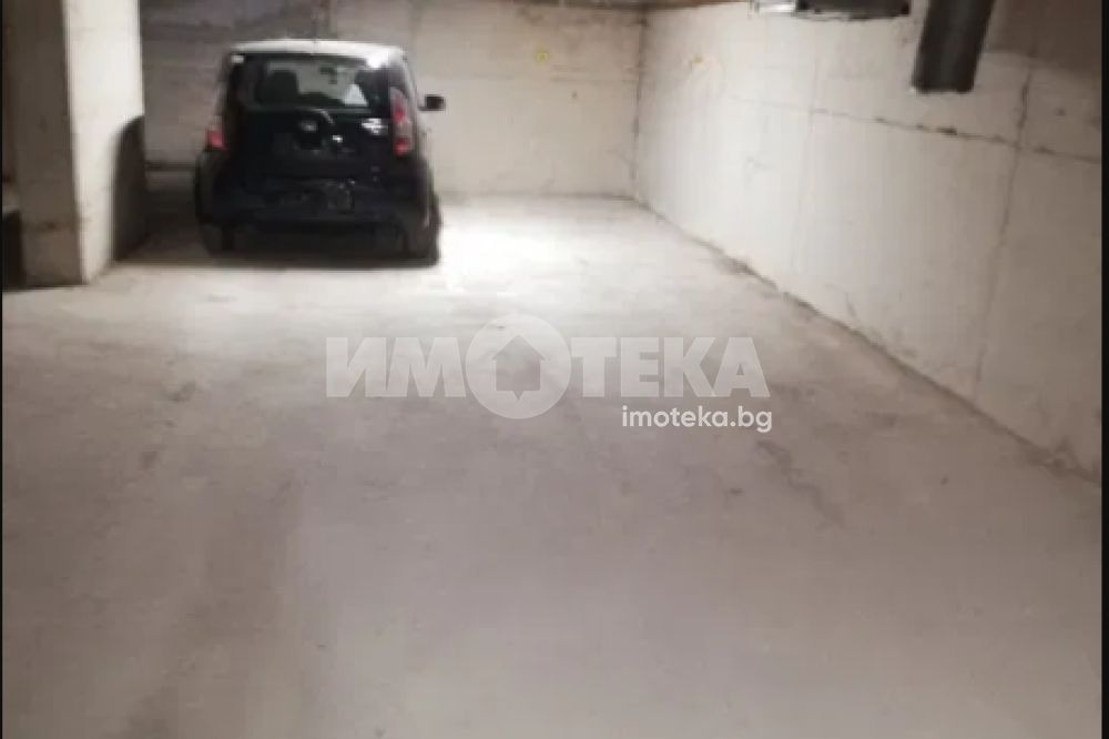 Продава ГАРАЖ, ПАРКОМЯСТО, гр. Варна, Лятно кино Тракия, снимка 2 - Гаражи и паркоместа - 53826343