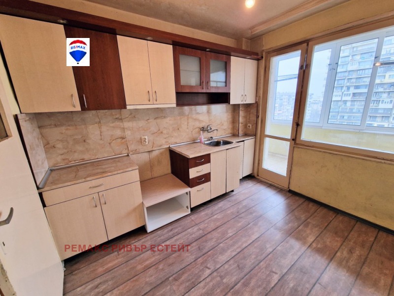 Продава 3-СТАЕН, гр. Русе, Широк център, снимка 2 - Апартаменти - 52798077