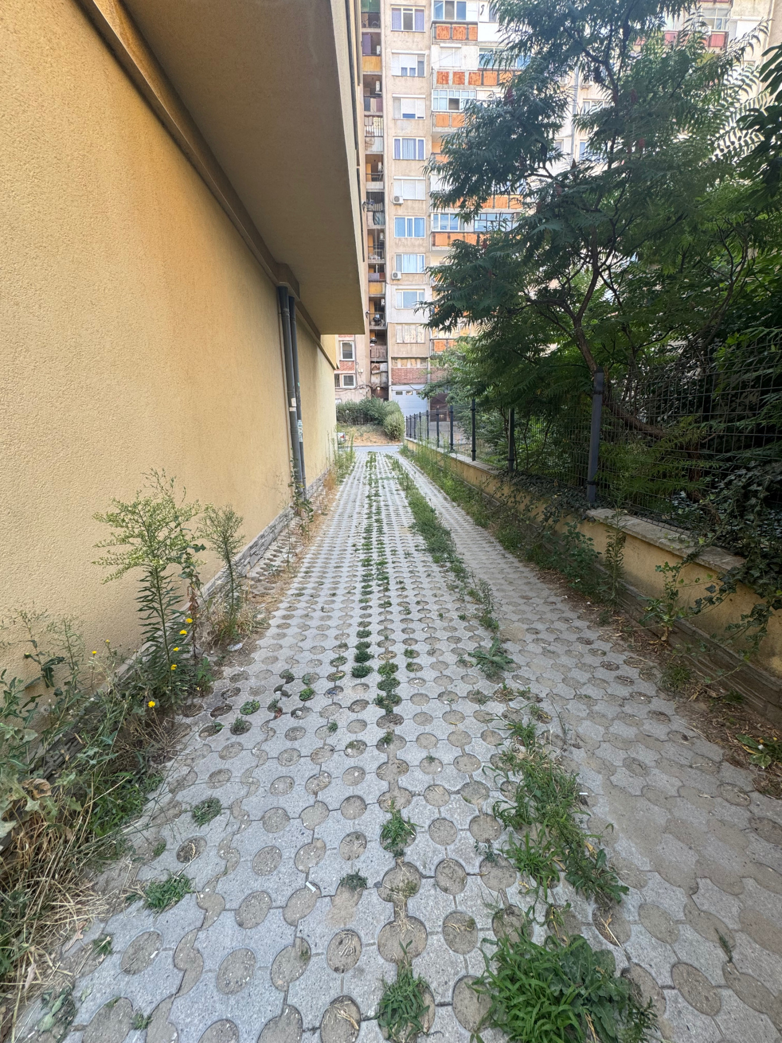 Продава ГАРАЖ, ПАРКОМЯСТО, гр. Пловдив, Кючук Париж, снимка 2 - Гаражи и паркоместа - 55637043