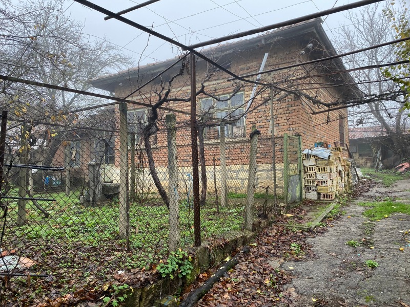 Продава КЪЩА в област Шумен, с. Друмево - 219 кв.м / 26 000 € » 50 851.58 лв.