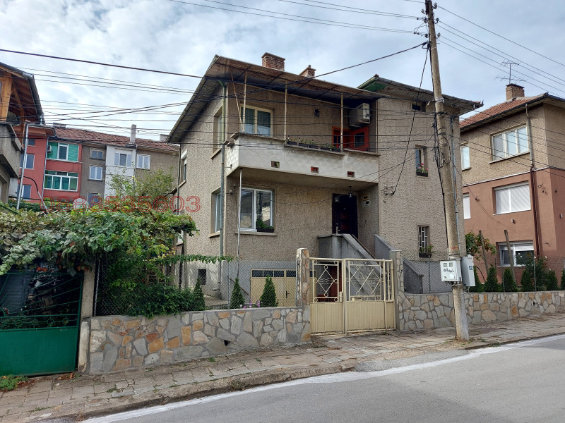 Продава  Къща област Велико Търново , гр. Горна Оряховица , 316 кв.м | 92510052