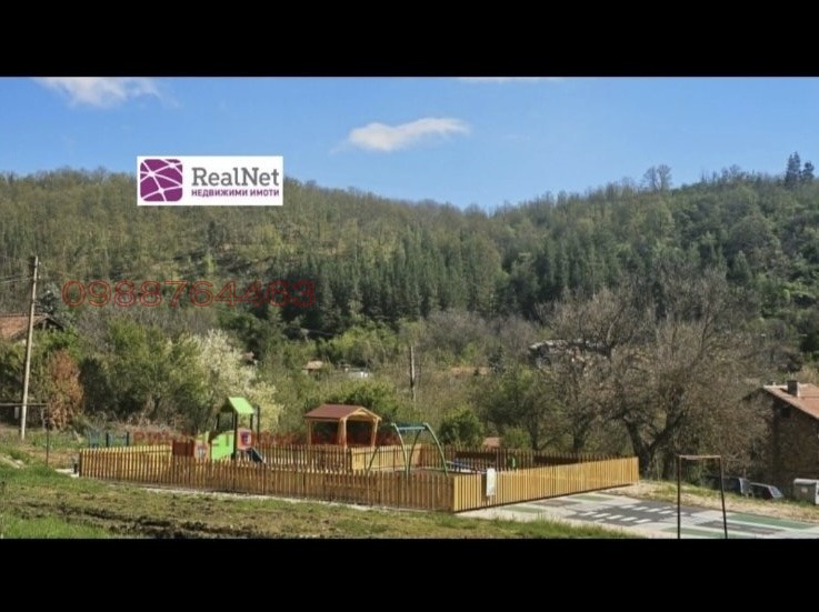 Продава КЪЩА, с. Лобош, област Перник