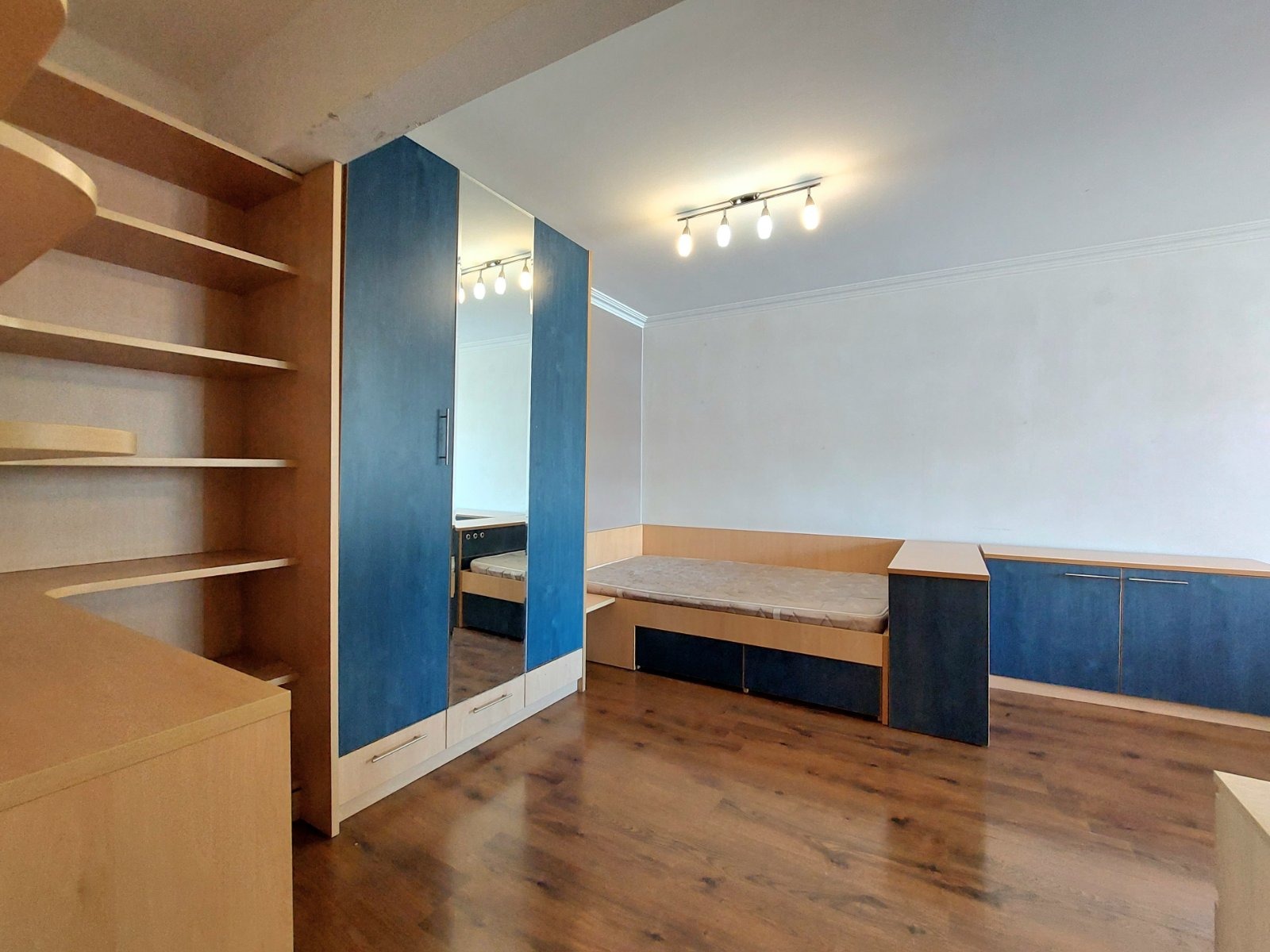 Продава МНОГОСТАЕН, гр. София, Студентски град, снимка 13 - Апартаменти - 54306579