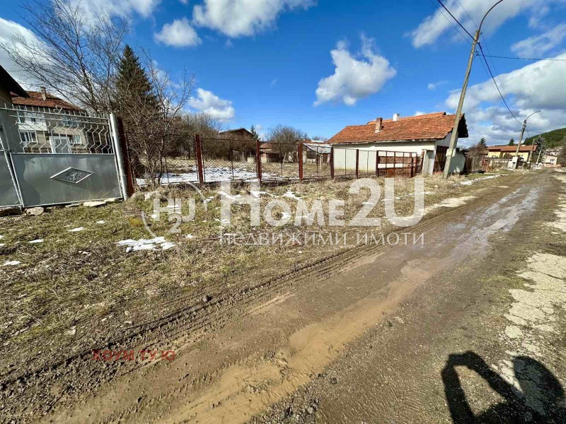 Продава ПАРЦЕЛ в област София, с. Горни Окол - 512 кв.м / 59 999 € » 117 347.84 лв., ХОУМ ТУ Ю