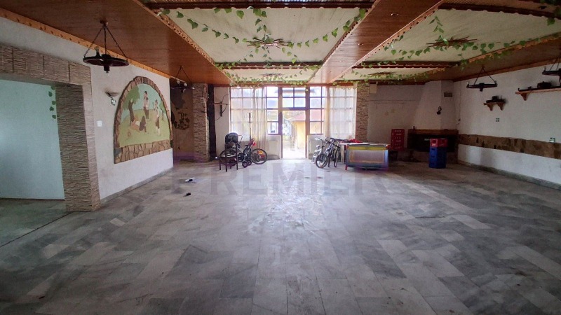 Продава ЗАВЕДЕНИЕ, гр. Суворово, област Варна, снимка 9 - Заведения - 52748427