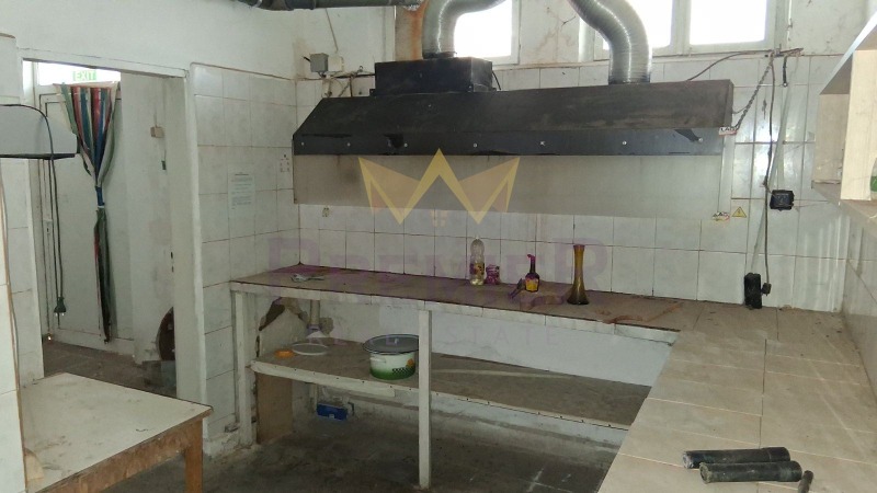 Продава ЗАВЕДЕНИЕ, гр. Суворово, област Варна, снимка 14 - Заведения - 52748427