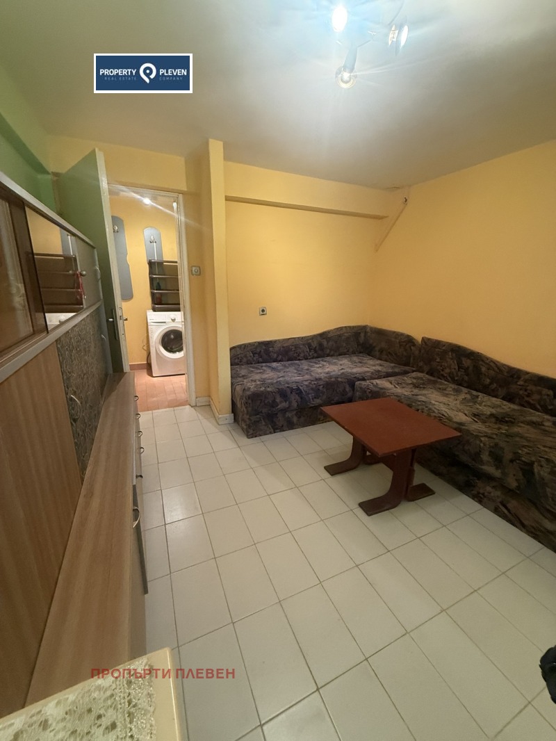 Продава АТЕЛИЕ, ТАВАН в град Плевен, Мара Денчева - 17 кв.м / 35 000 € » 68 454.05 лв., ПРОПЪРТИ ПЛЕВЕН