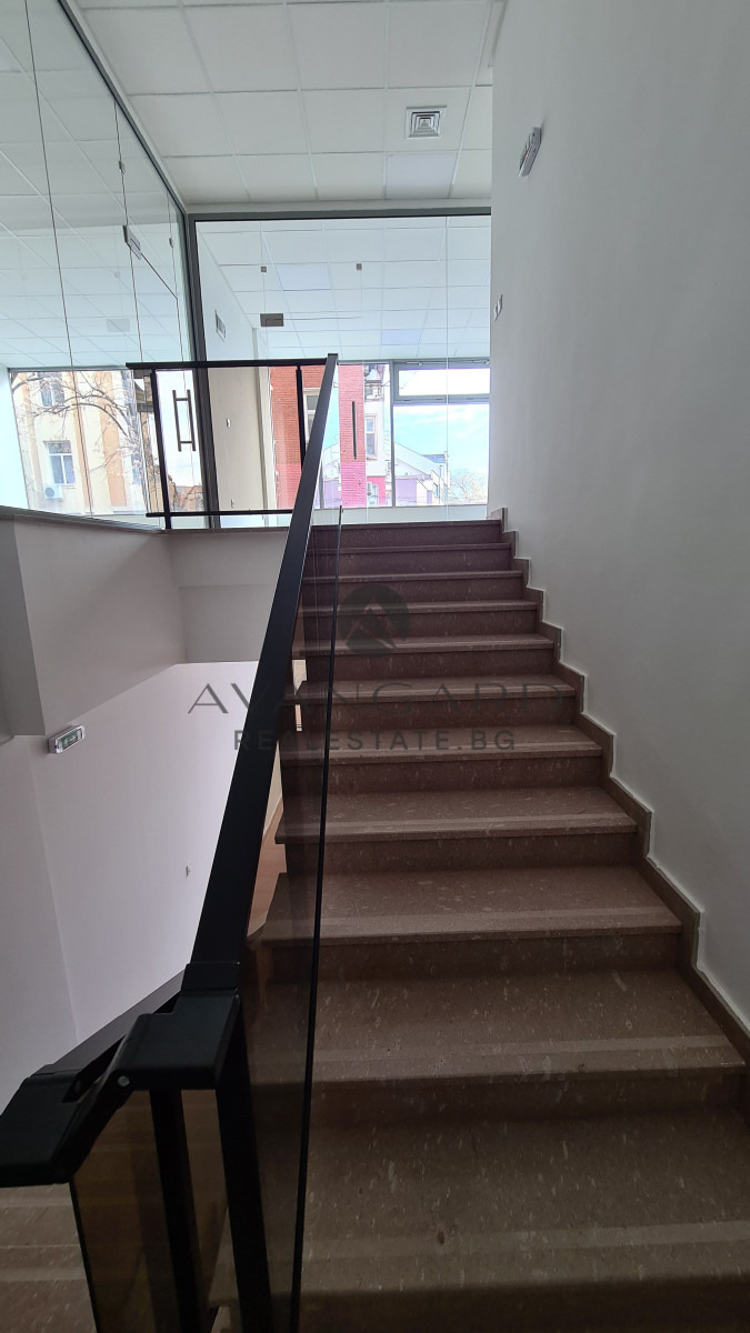 Na sprzedaż  Biuro Plowdiw , Centar , 130 mkw | 34799051 - obraz [2]
