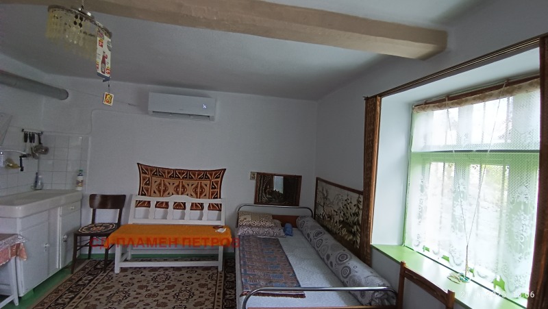 Продава КЪЩА, с. Веселиново, област Шумен, снимка 10 - Къщи - 52570987