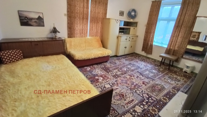 Продава КЪЩА, с. Веселиново, област Шумен, снимка 15 - Къщи - 52570987