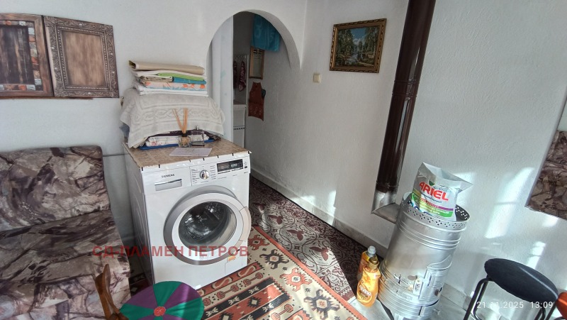 Продава КЪЩА, с. Веселиново, област Шумен, снимка 6 - Къщи - 52570987