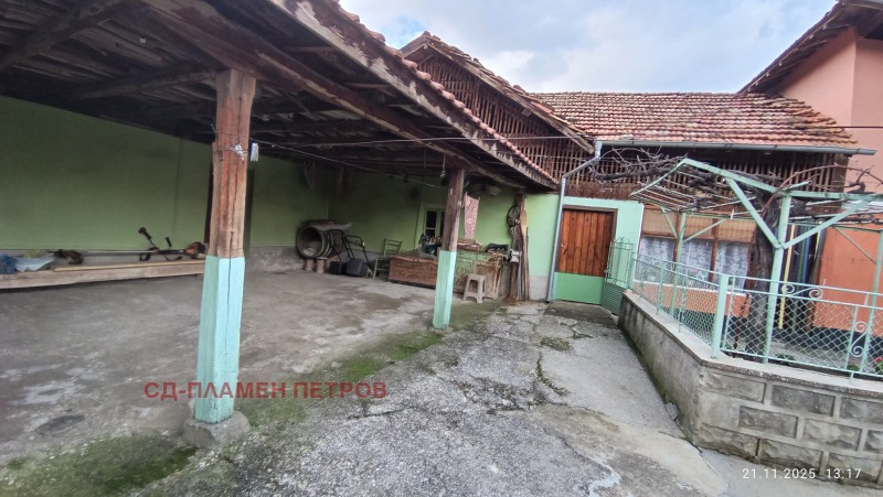 Продава КЪЩА, с. Веселиново, област Шумен, снимка 3 - Къщи - 52570987