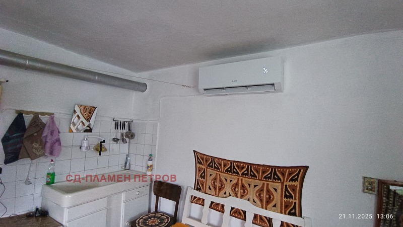 Продава КЪЩА, с. Веселиново, област Шумен, снимка 12 - Къщи - 52570987