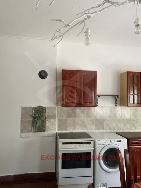 Продава КЪЩА, гр. Карлово, област Пловдив