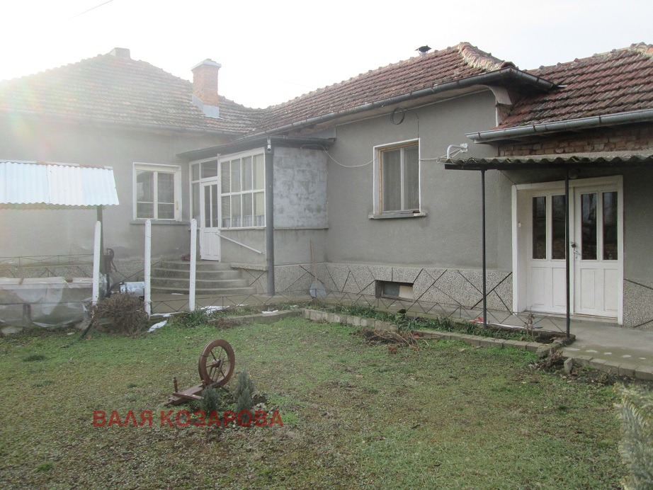 Продава КЪЩА, с. Крушовене, област Плевен, снимка 2 - Къщи - 43880733