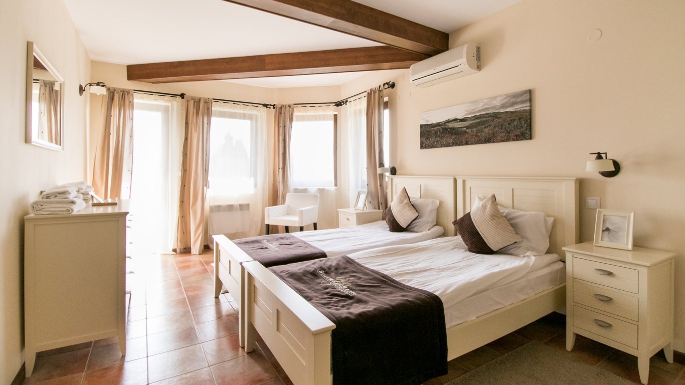 Продава ВИЛА, гр. Балчик, област Добрич, снимка 11 - Вили - 53775786