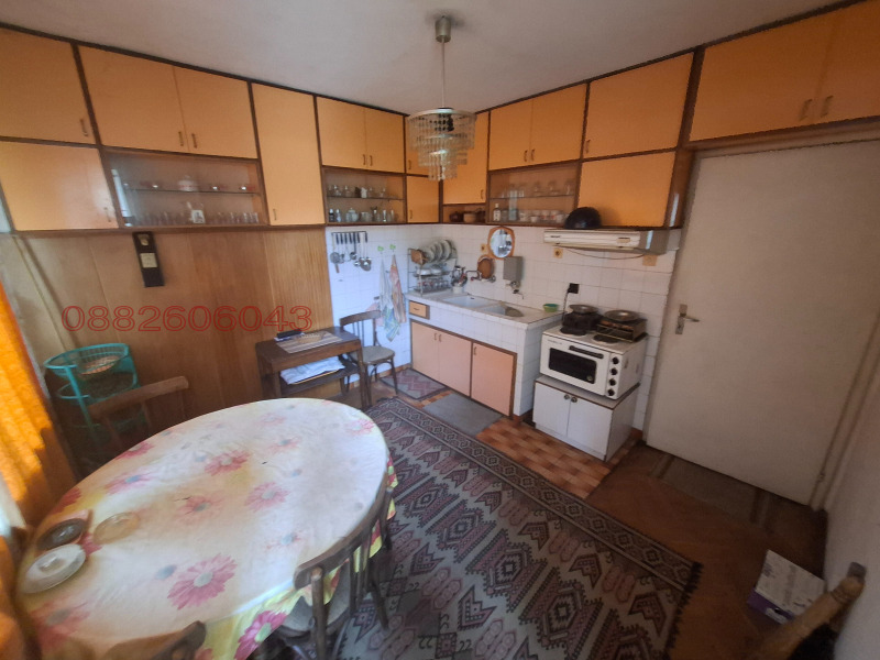 Продава МНОГОСТАЕН, гр. Велико Търново, Света гора, снимка 11 - Апартаменти - 52783937