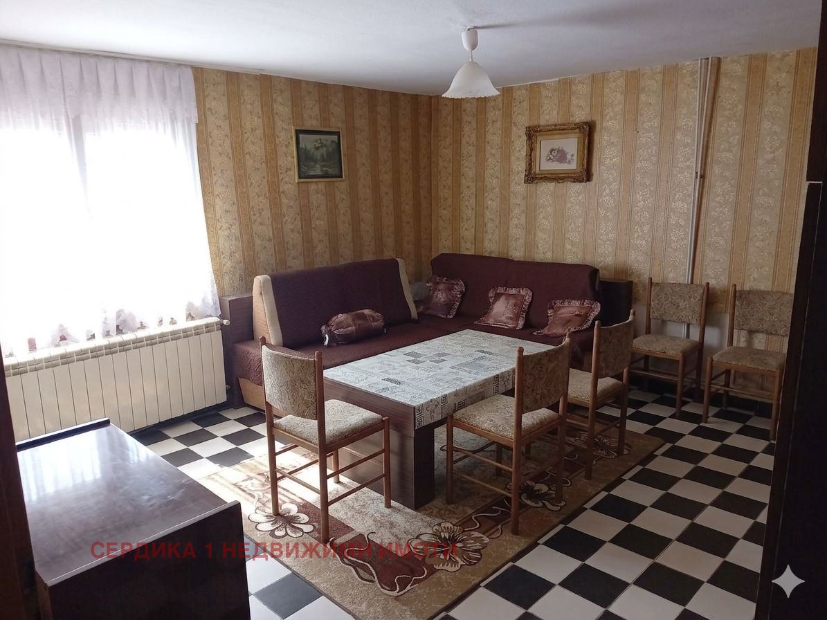 Продава КЪЩА, гр. Бобов дол, област Кюстендил