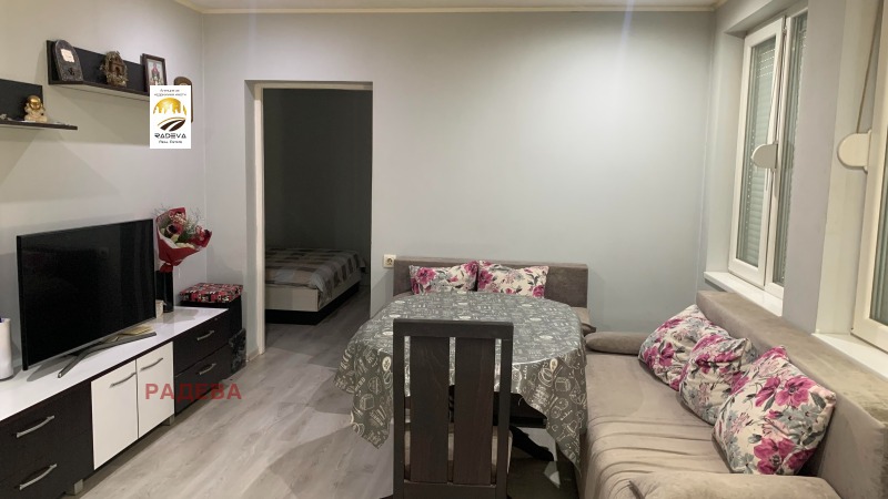 Продава 3-СТАЕН в град Русе, Широк център - 72 кв.м / 143 000 € » 279 683.69 лв., РАДЕВА