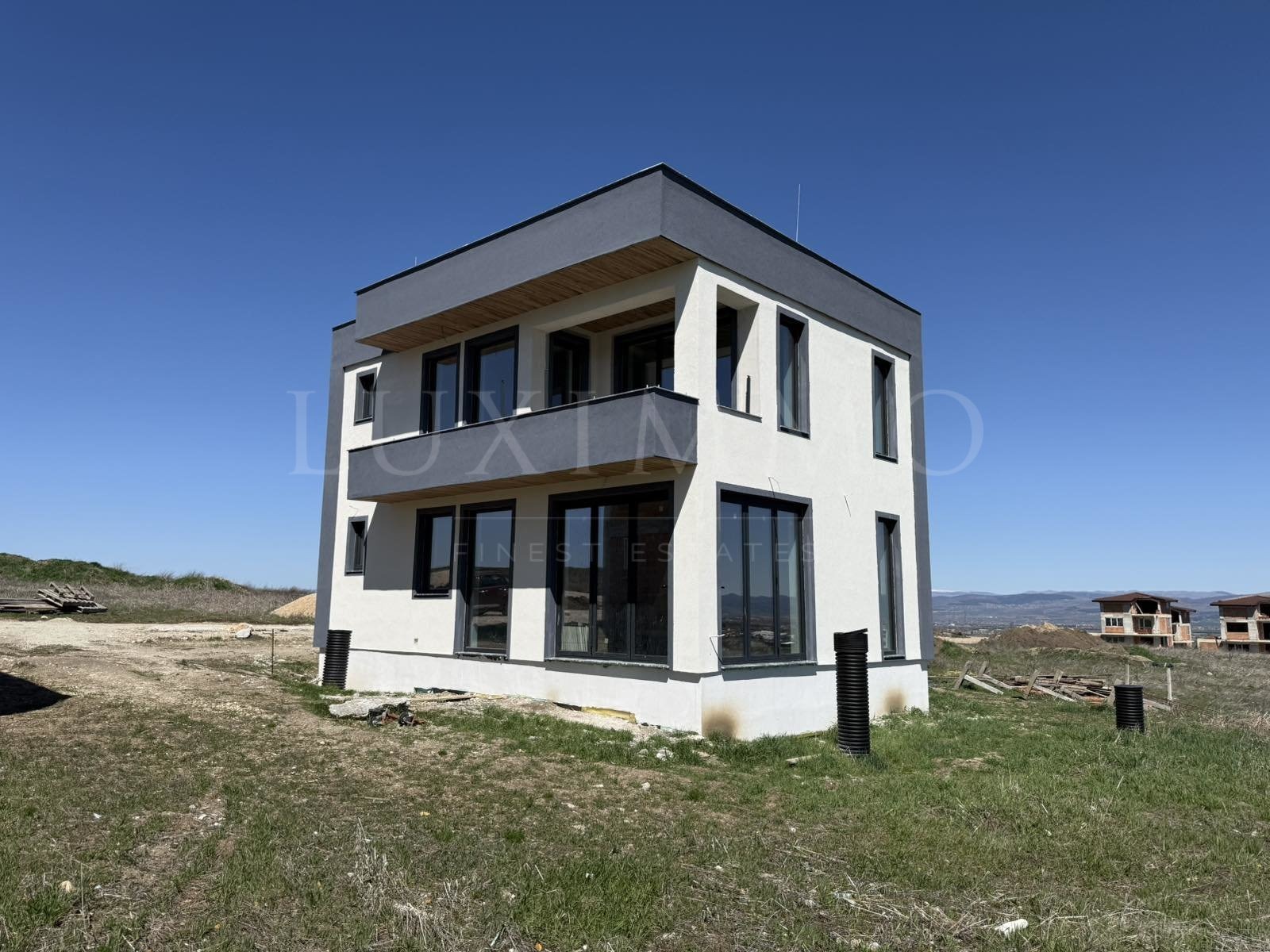 Продава КЪЩА, с. Гурмазово, област София област