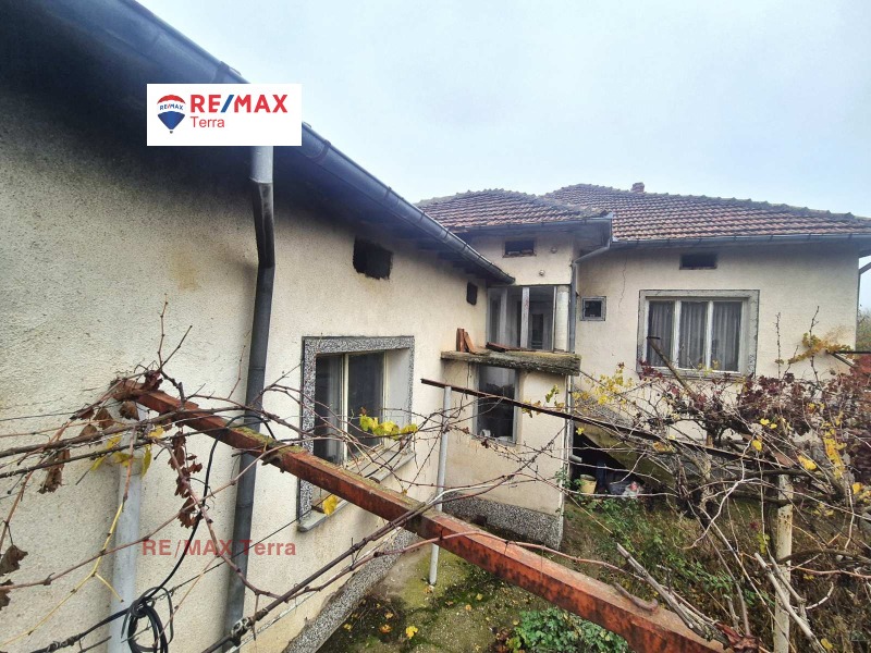 Продава КЪЩА, с. Петокладенци, област Плевен