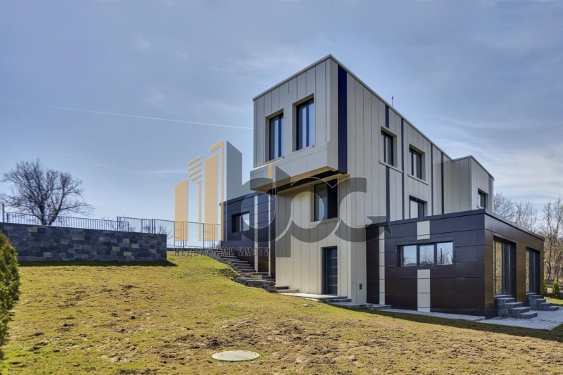 Продава ВИЛА в област София, гр. Годеч - 350 кв.м / 380 000 € » 743 215.40 лв., БИ ПИ СИ