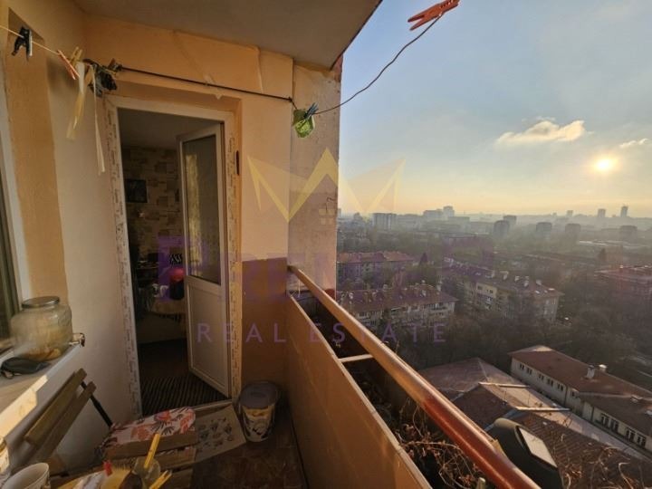 Продава 3-СТАЕН, гр. София, Лагера, снимка 3 - Апартаменти - 55936042