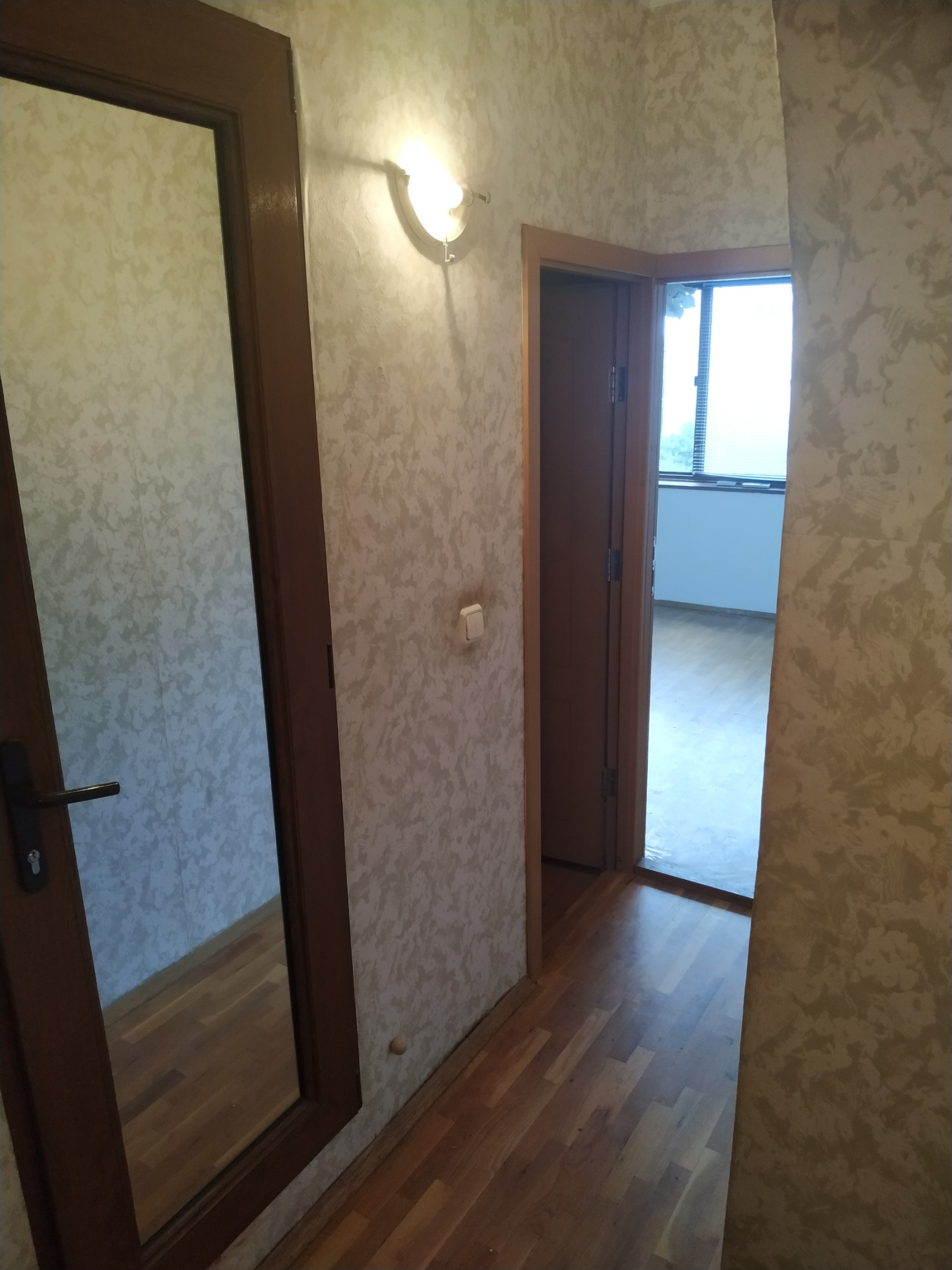 Продава 3-СТАЕН, гр. Варна, Окръжна болница-Генерали, снимка 2 - Апартаменти - 55133754