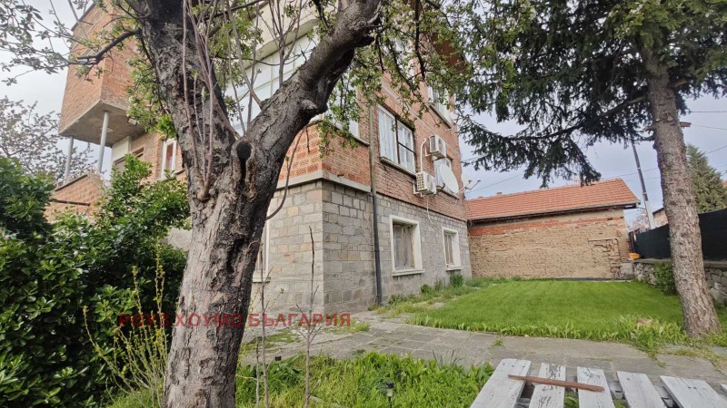 Προς πώληση  Όροφος σπιτιού Πλοβδηβ , Προσλαβ , 172 τ.μ | 24107126