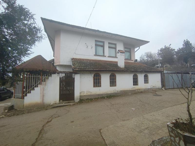 Продава  Къща област Плевен , с. Лазарово , 580 кв.м | 88087568 - изображение [2]