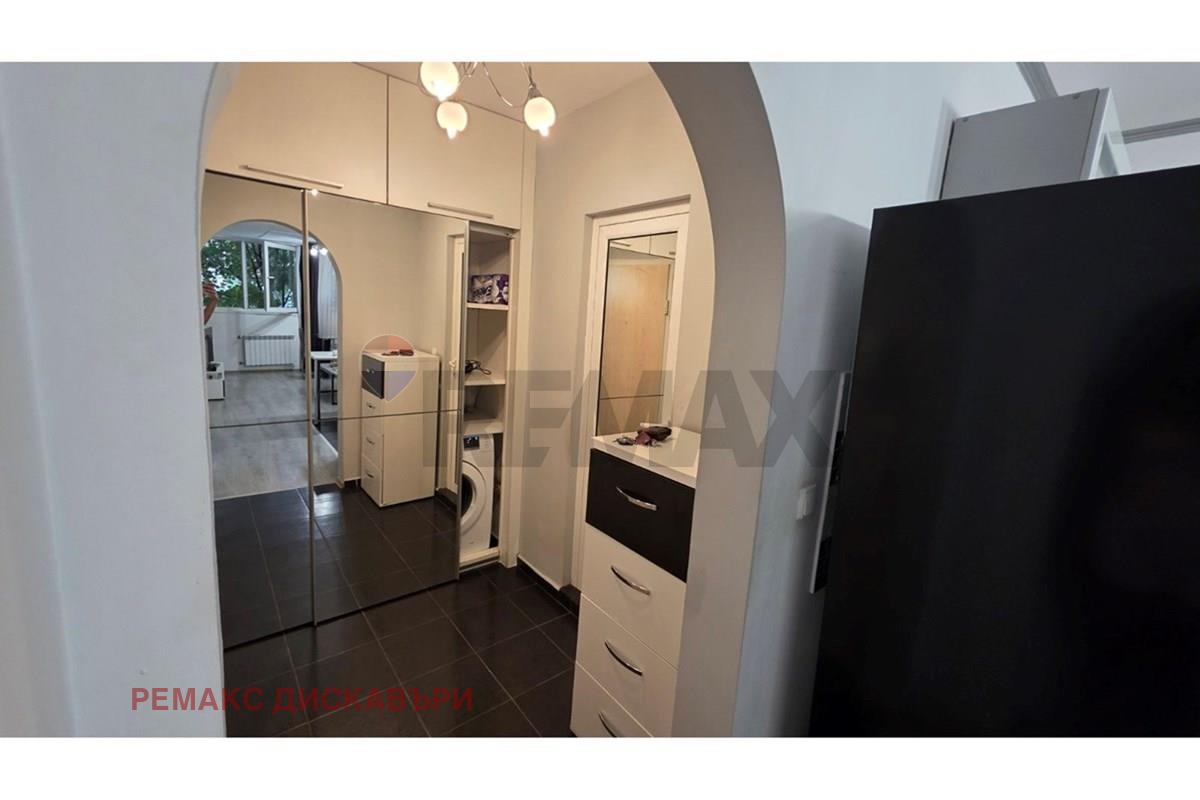 Продава 3-СТАЕН, гр. София, Банишора, снимка 2 - Апартаменти - 56255160