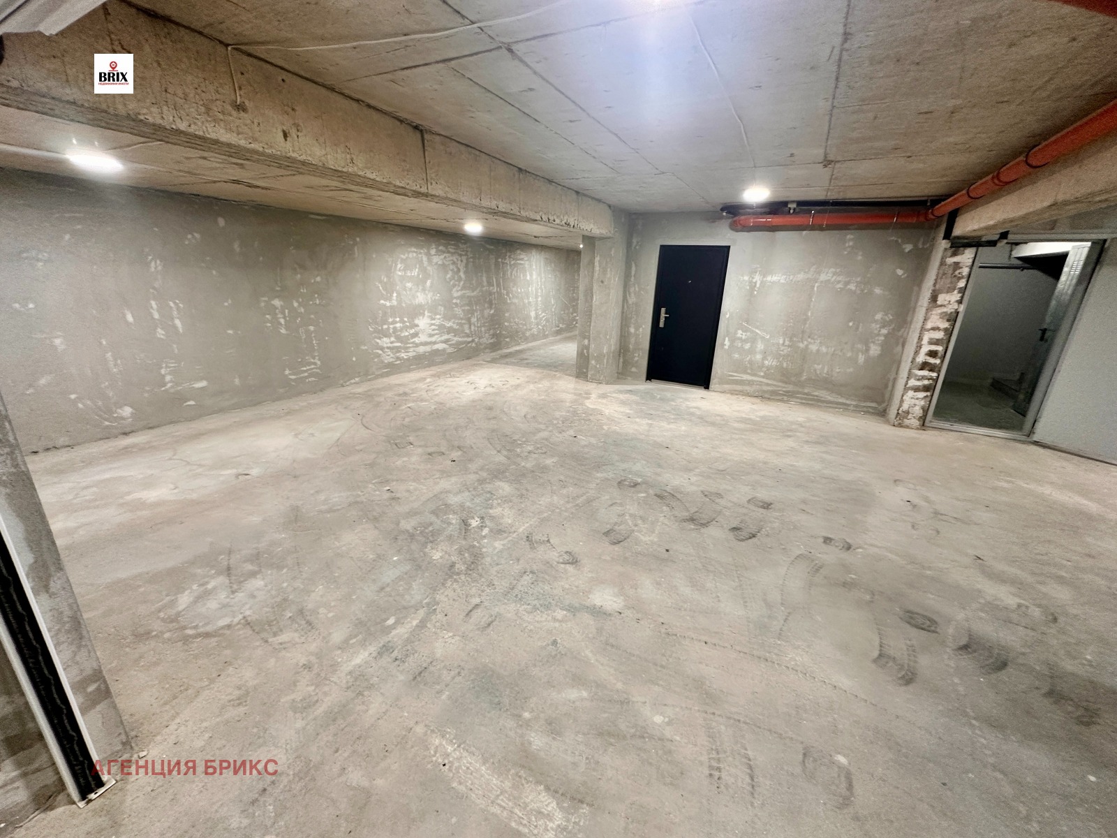 Продава ГАРАЖ, ПАРКОМЯСТО, гр. Русе, Център, снимка 5 - Гаражи и паркоместа - 53898433