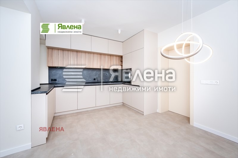 Продава 3-СТАЕН, гр. София, Център, снимка 2 - Aпартаменти - 48339383