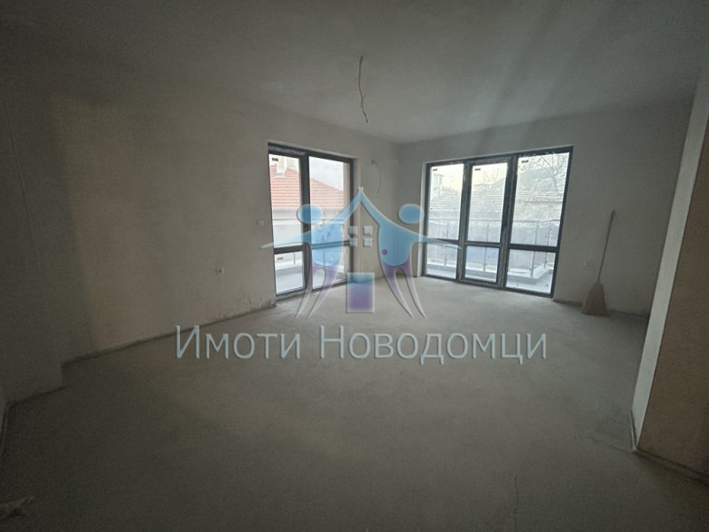 Продава 3-СТАЕН, гр. Шумен, 5-ти полк, снимка 1 - Aпартаменти - 48890114