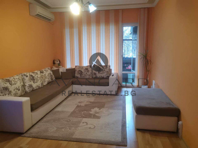 In vendita  3 camere da letto Plovdiv , Izgrev , 100 mq | 53873166