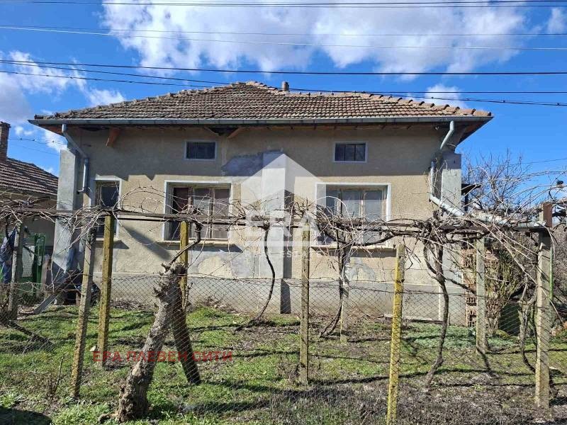 Продава КЪЩА, с. Деков, област Плевен