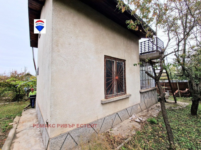 Продава ВИЛА, гр. Русе, Долапите, снимка 2 - Вили - 52166253