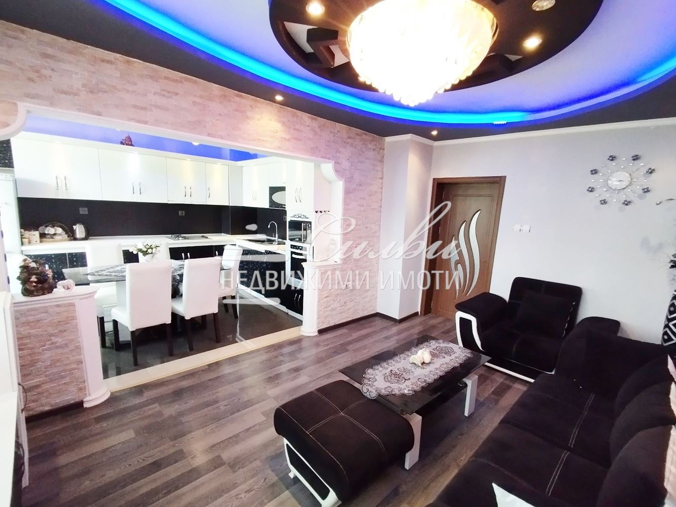 Продава 3-СТАЕН, гр. Шумен, Пазара, снимка 3 - Апартаменти - 56332963