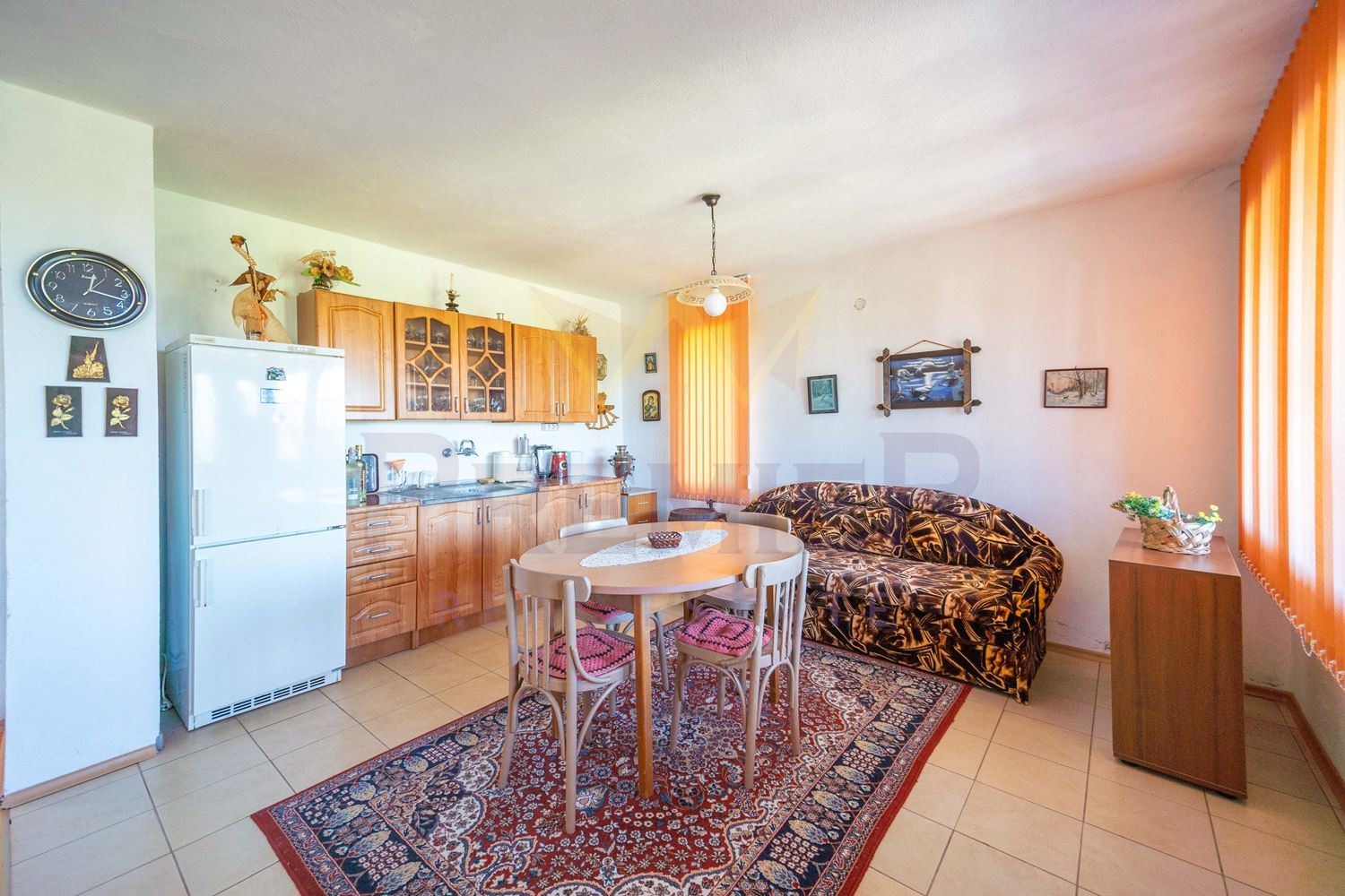 Продава КЪЩА, гр. Балчик, област Добрич, снимка 2 - Къщи - 54111318