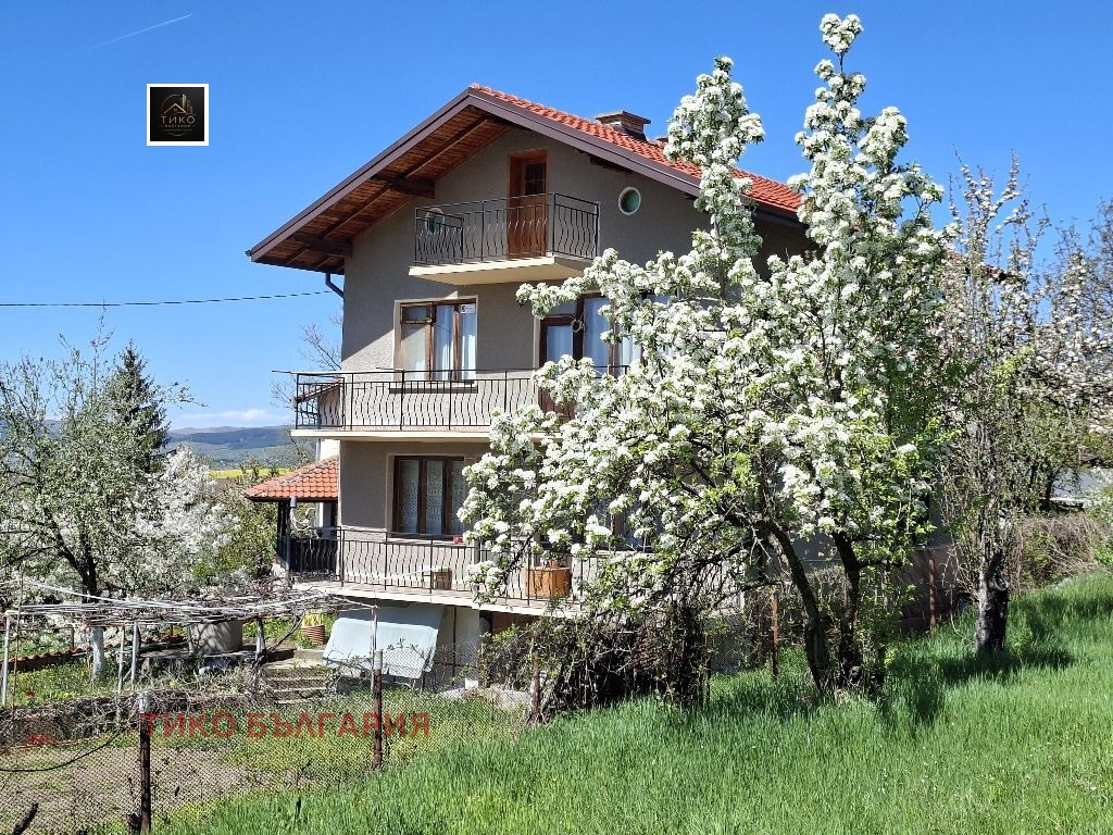 Продава КЪЩА, с. Гълъбник, област Перник