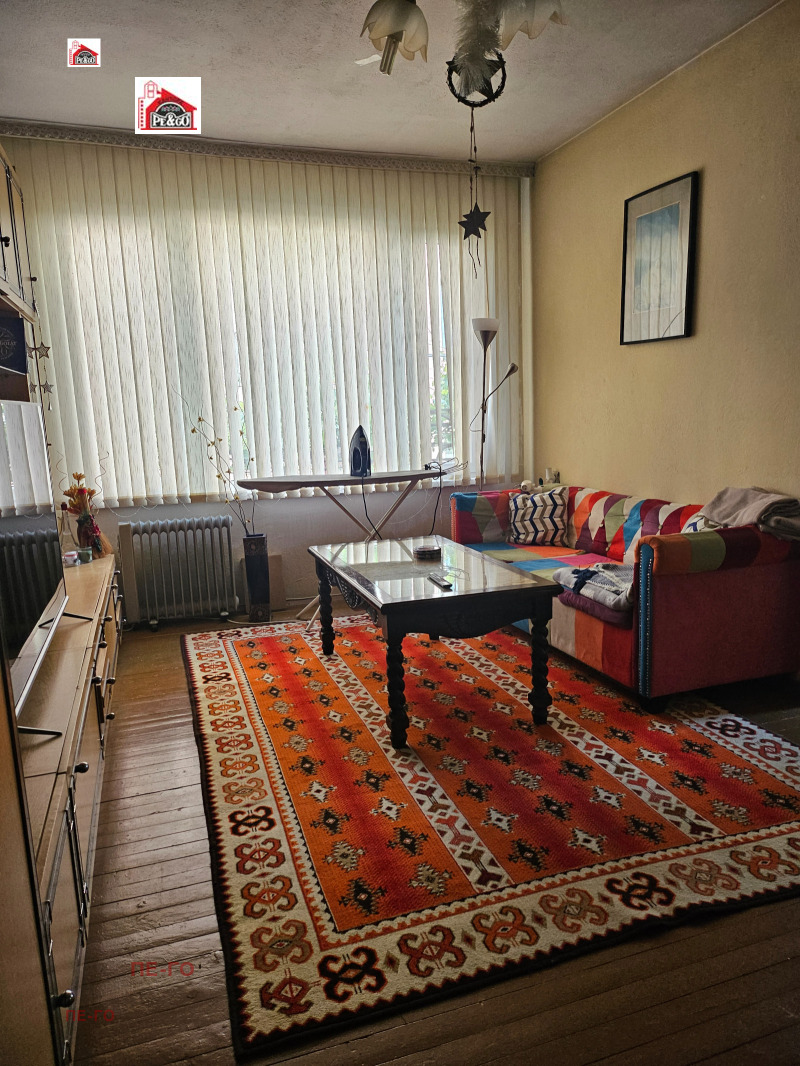 Продава 4-СТАЕН в град Пазарджик, Идеален център - 190 кв.м / 159 000 € » 310 976.97 лв., ПЕ-ГО