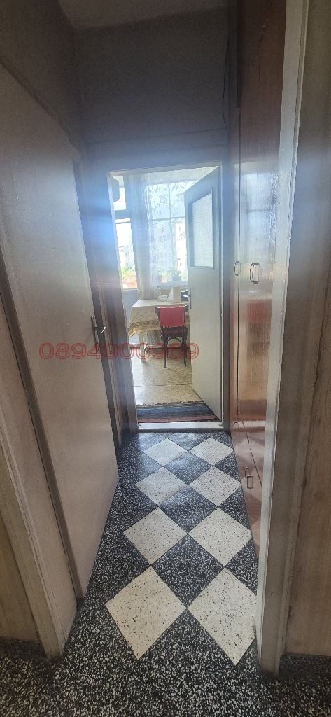 Продава МНОГОСТАЕН, гр. Търговище, Център, снимка 2 - Апартаменти - 52895990