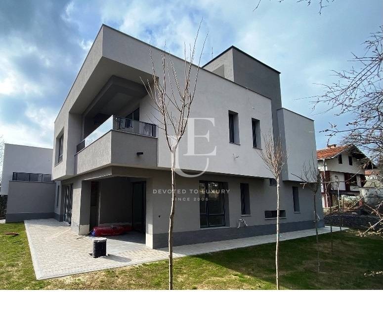 Продава  Къща град София , с. Владая , 318 кв.м | 55699077