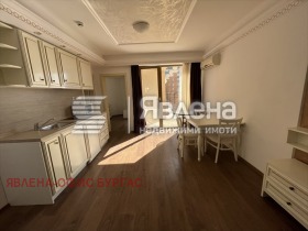 1 quarto k.k. Slantchev briag, região Burgas