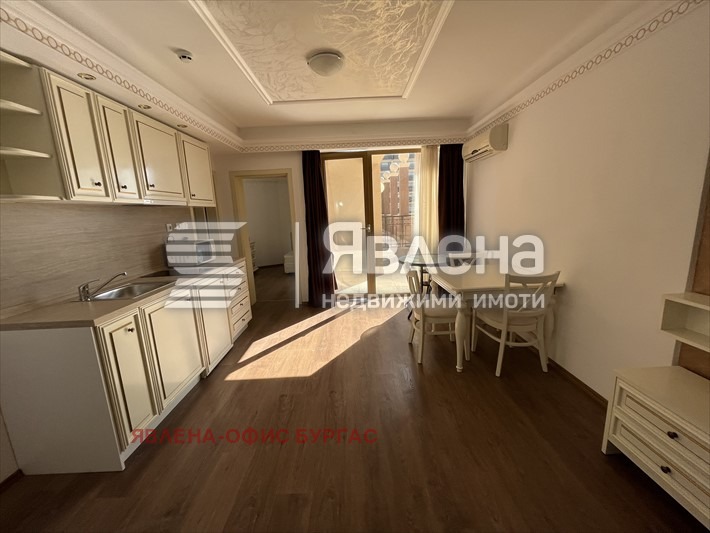 À venda  1 quarto região Burgas , k.k. Slantchev briag , 79 m² | 43251824