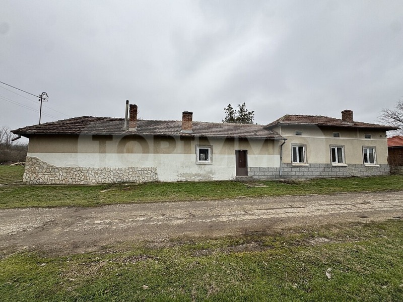 Продава КЪЩА, с. Острица, област Русе