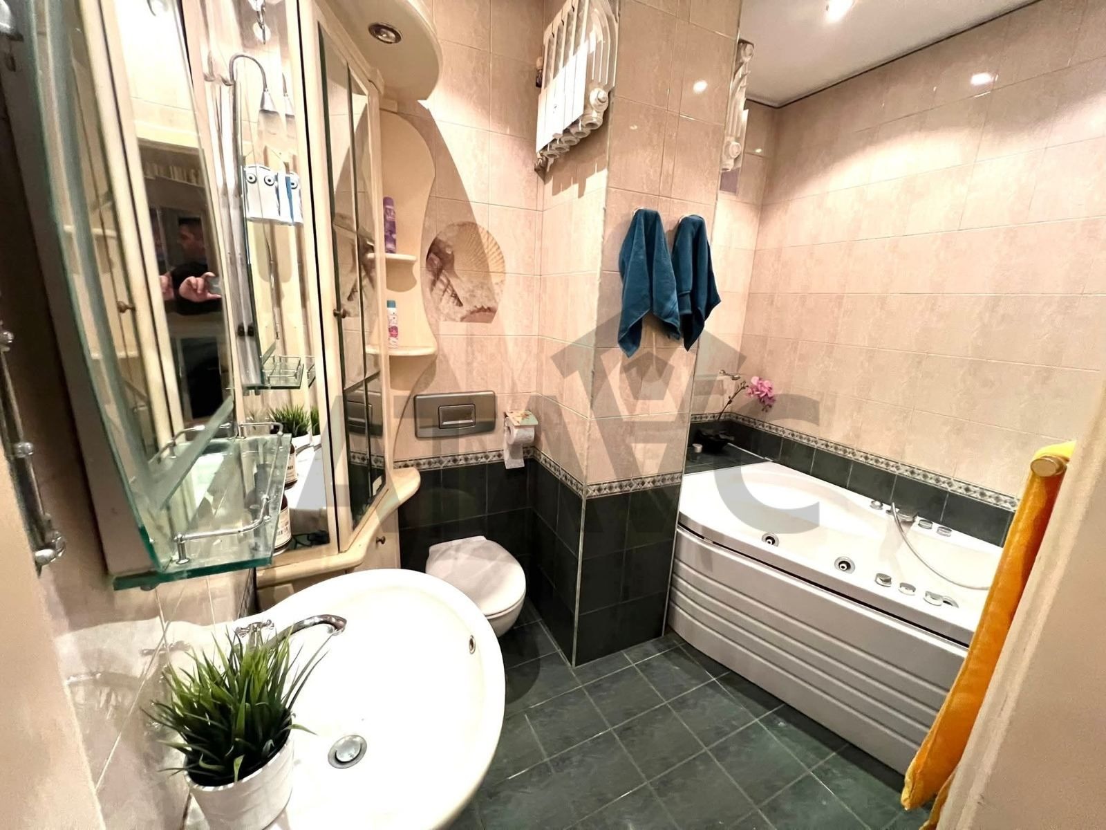 Продава ЕТАЖ ОТ КЪЩА, гр. Пловдив, Гагарин, снимка 5 - Етаж от къща - 54854369
