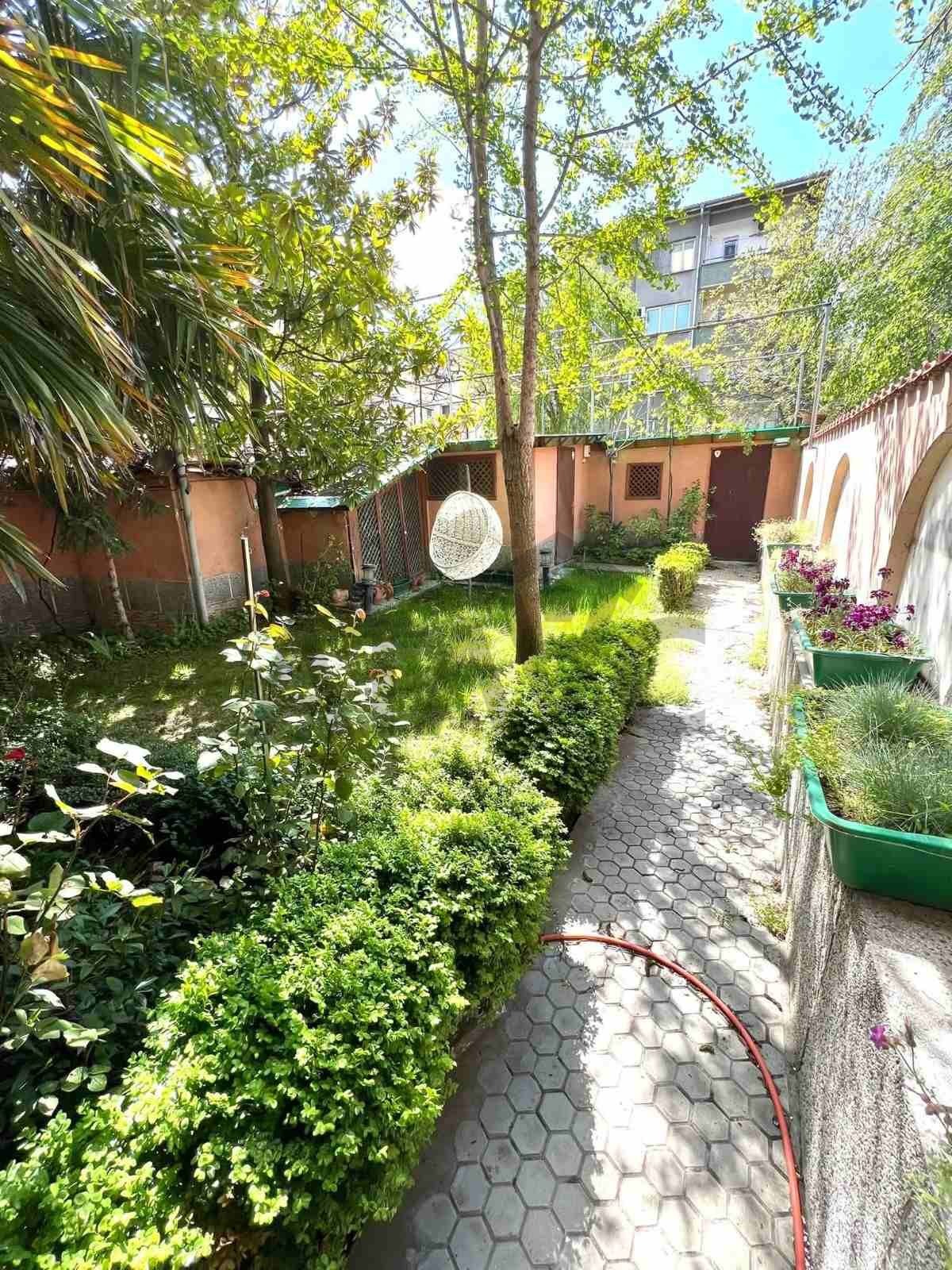 Продава ЕТАЖ ОТ КЪЩА, гр. Пловдив, Гагарин, снимка 8 - Етаж от къща - 54854369